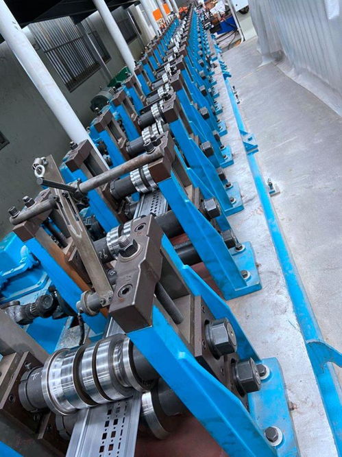 新型脚手板冷弯机 山东钢跳板成型机的全自动化革新与电气机械发展